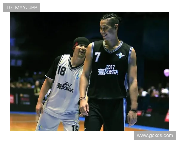 足球明星与邓超的跨界合作揭秘:体育与娱乐的完美融合之路 足球明星与邓超的跨界合作揭秘:体育与娱乐的完美融合之路